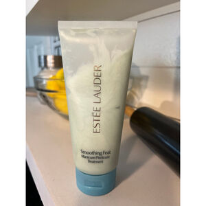 Estée Lauder Smoothing Feat Manicure/Pedicure Treatment